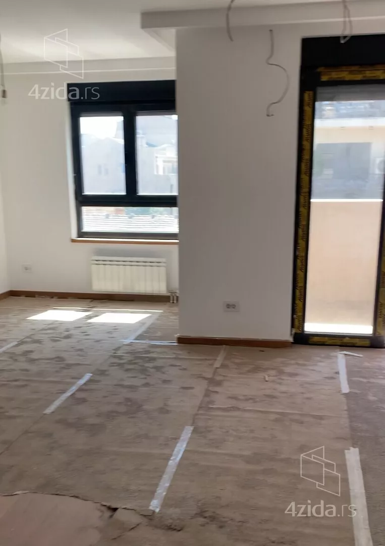 Četvoroiposoban stan | 4zida