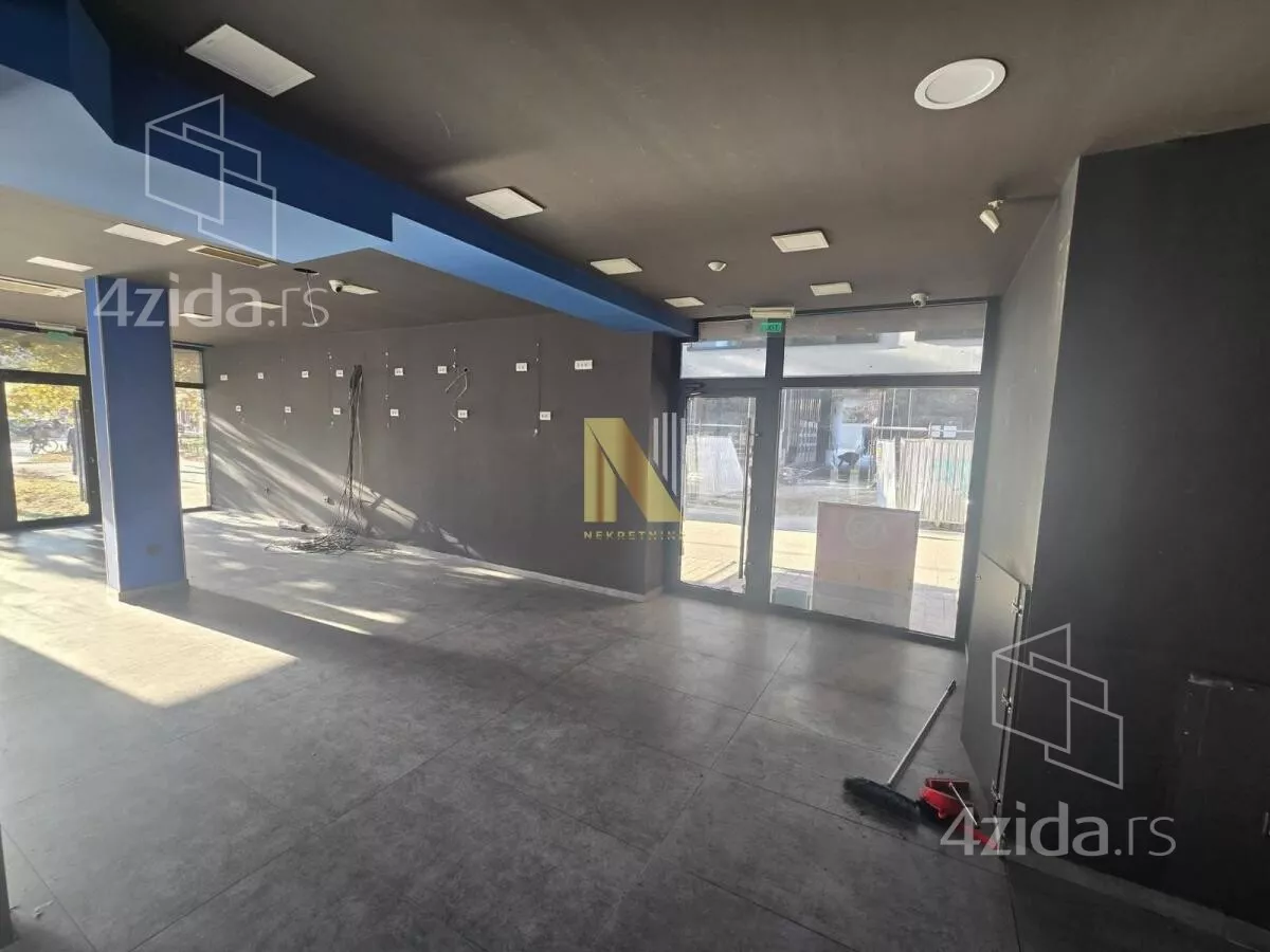 Poslovni prostor | 4zida