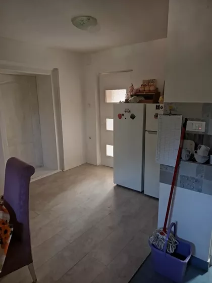 Lenjinova | 4zida.rs