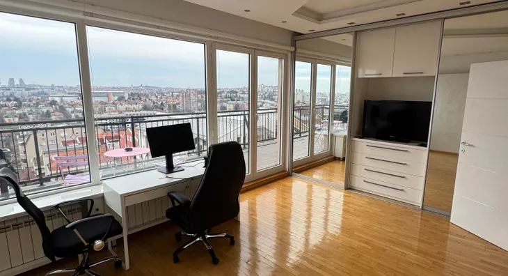 Četvoroiposoban stan | 4zida