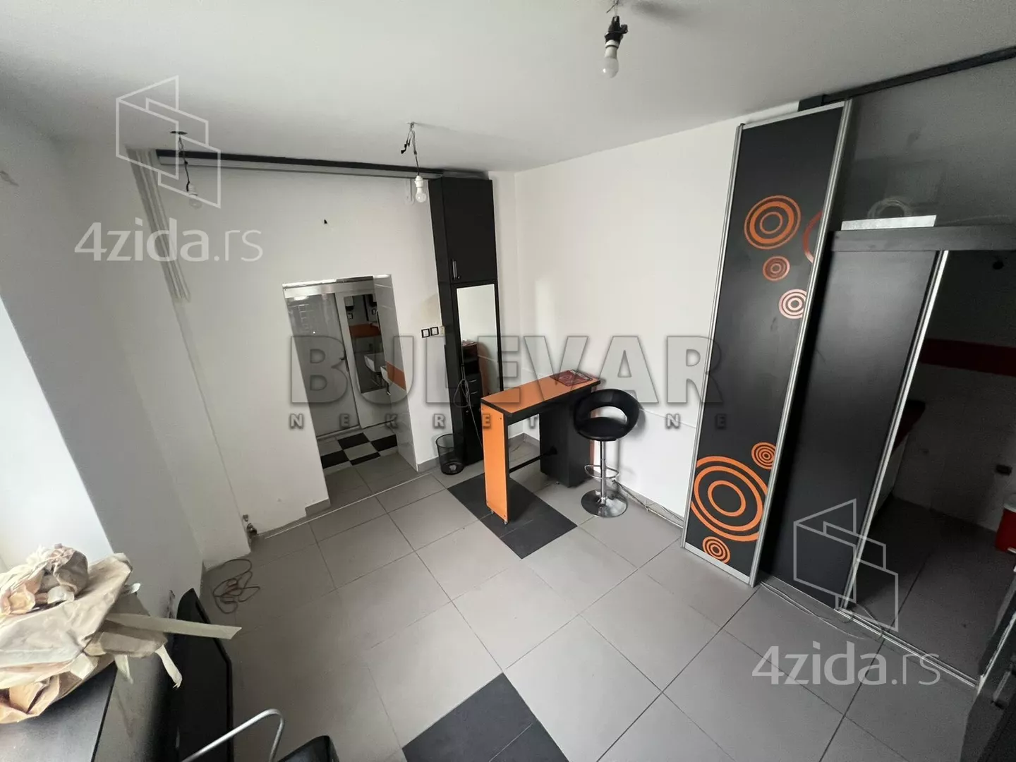 Lokal | 4zida