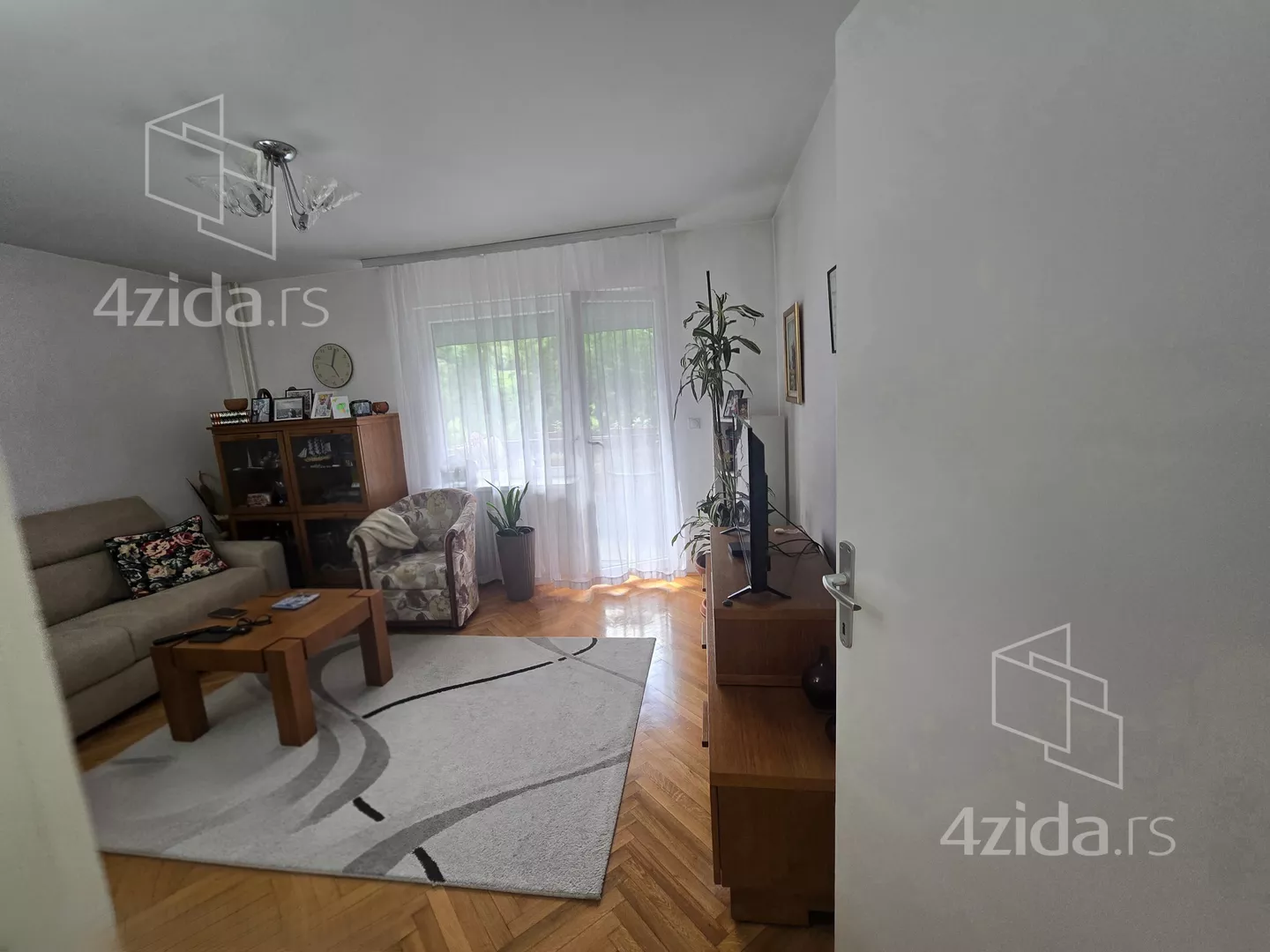 Troiposoban stan | 4zida
