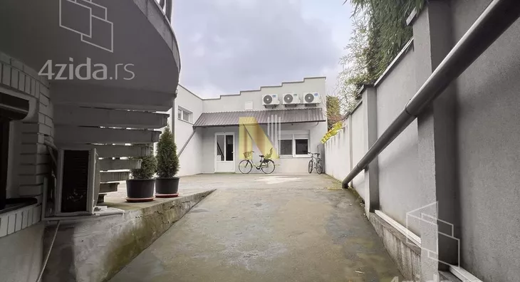 Poslovni prostor | 4zida