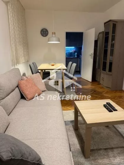 Autokomanda | 4zida.rs