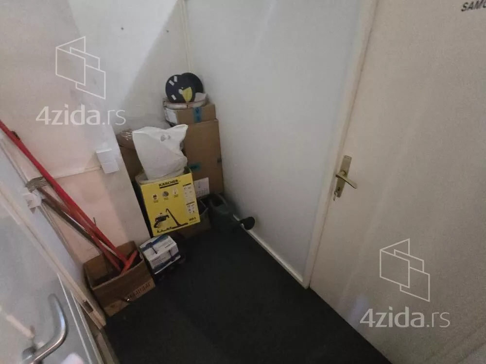 Lokal | 4zida