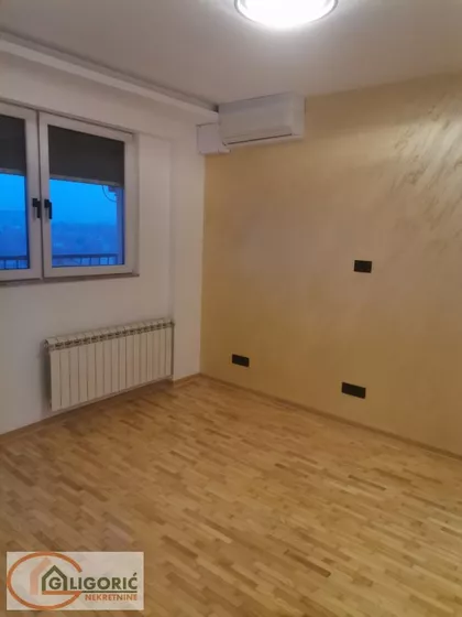 Ugrinovačka | 4zida.rs