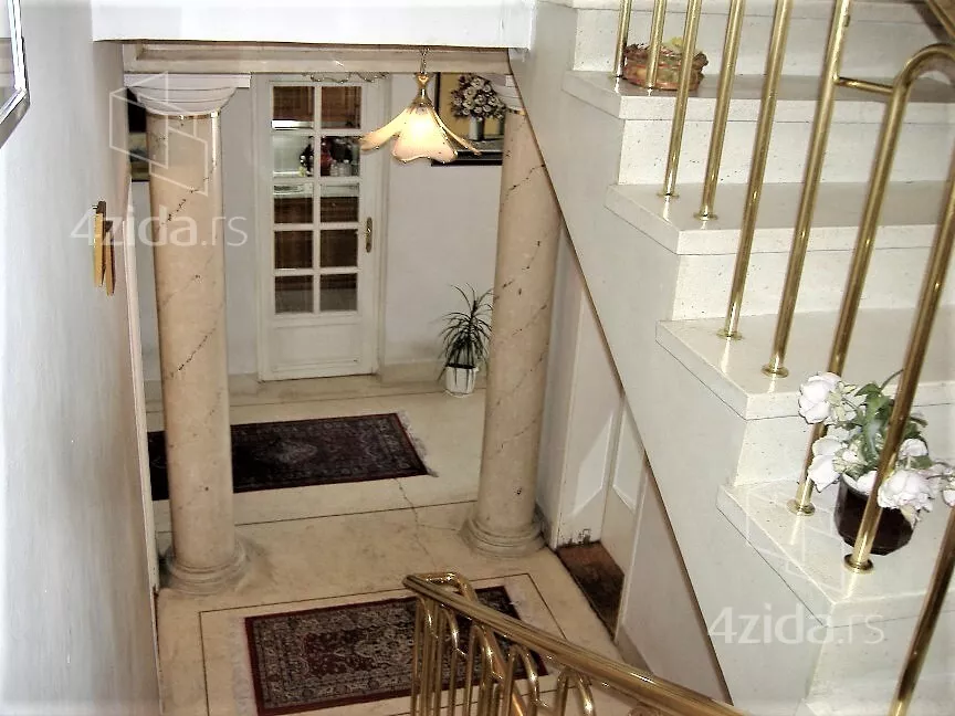 4-etažna kuća | 4zida