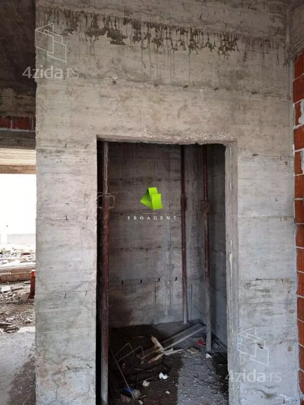 Petosoban stan | 4zida