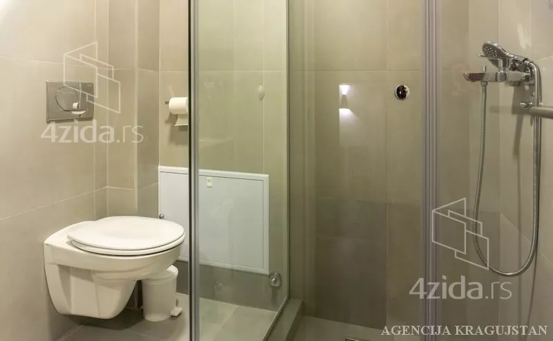 Petosoban stan | 4zida