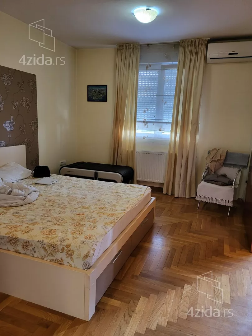 Petosoban stan | 4zida