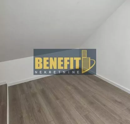 Četvoroiposoban stan | 4zida