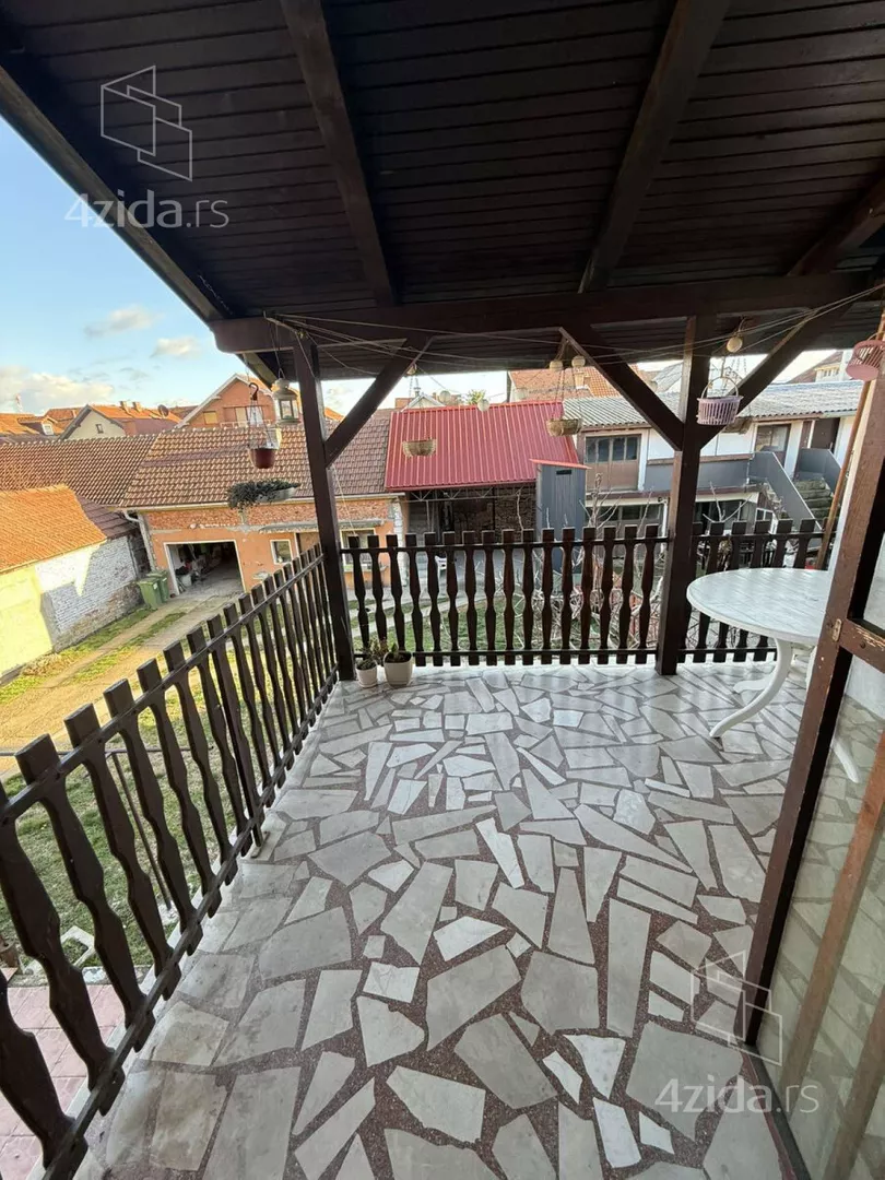 Troiposoban stan | 4zida