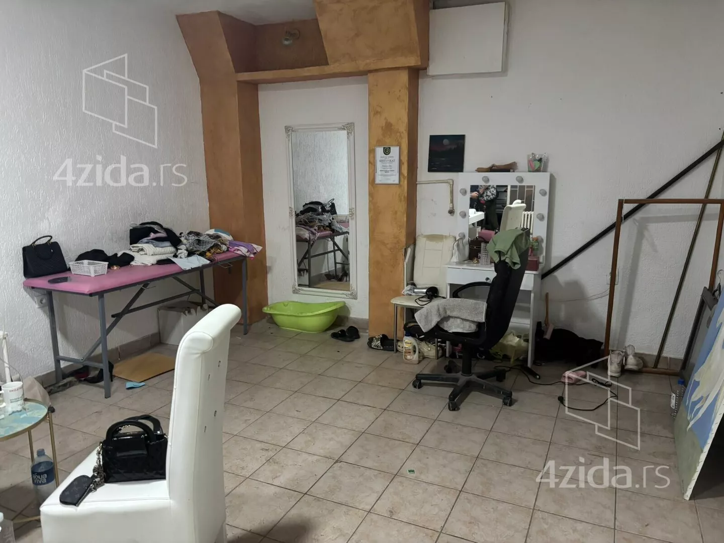 Lokal | 4zida