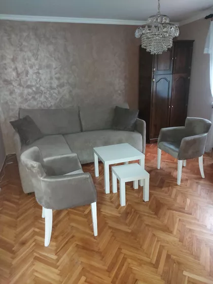 Zmaj Jovina 27 | 4zida.rs