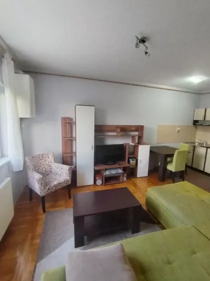Delnička 6 | 4zida.rs