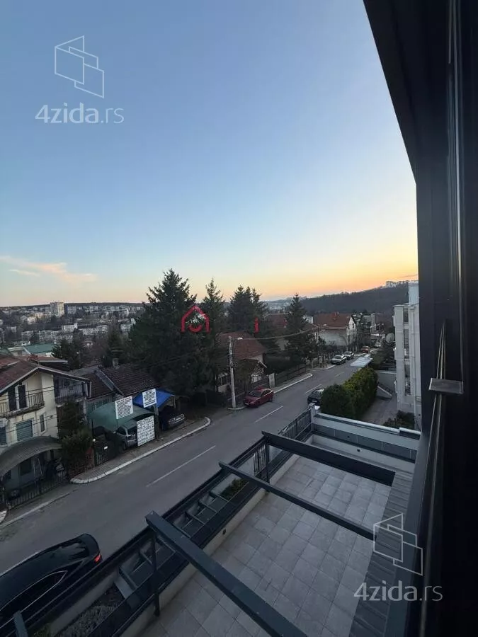 Petosoban stan | 4zida