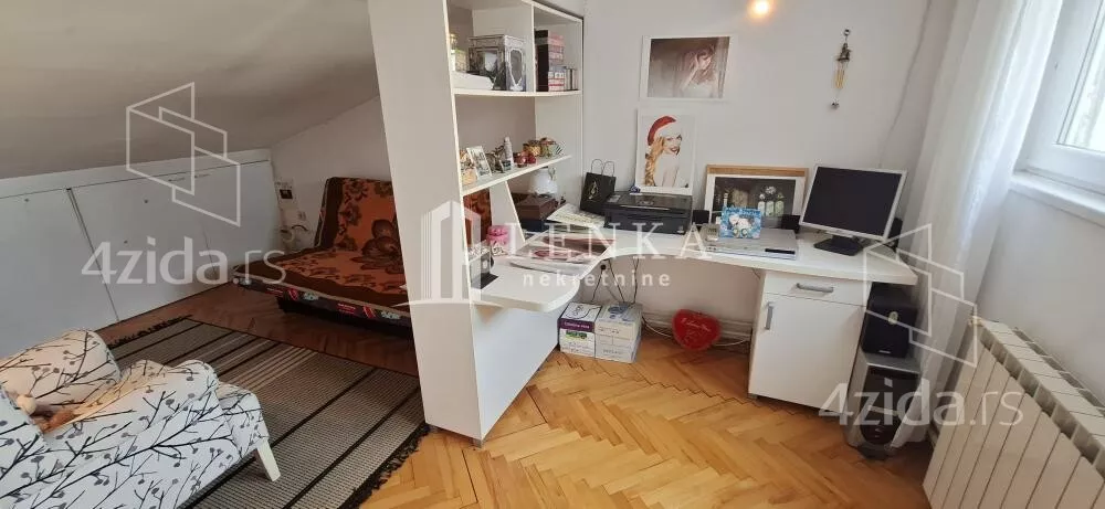 Četvoroiposoban stan | 4zida