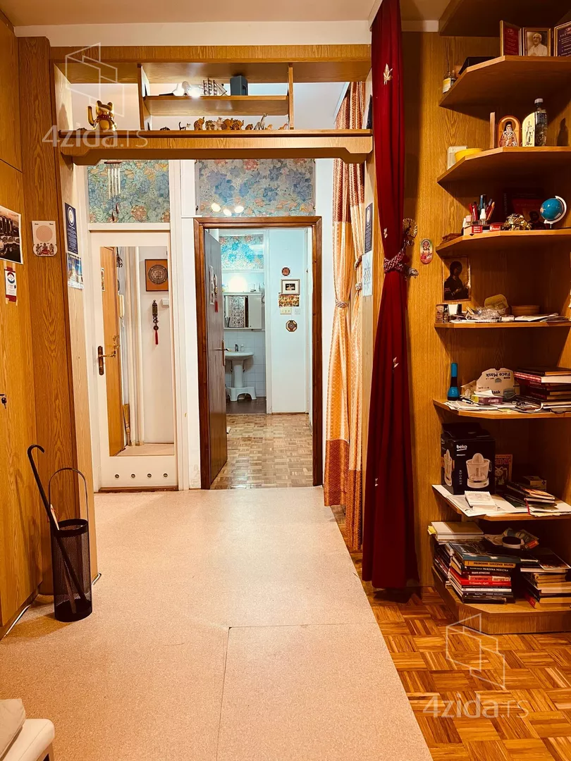 Troiposoban stan | 4zida