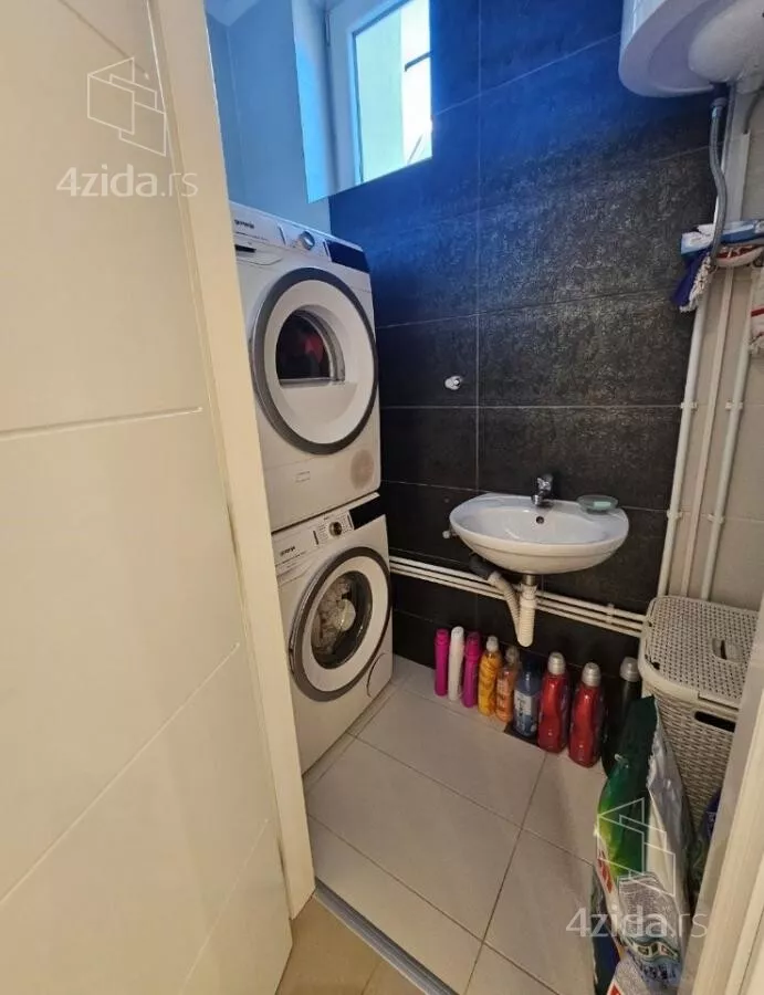 Petosoban stan | 4zida