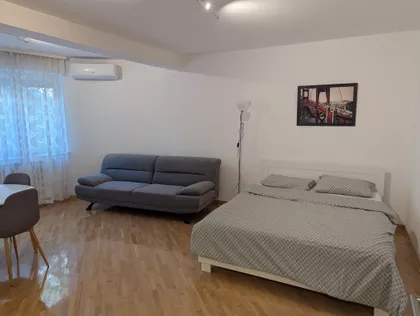 Višnjićeva 9 | 4zida.rs