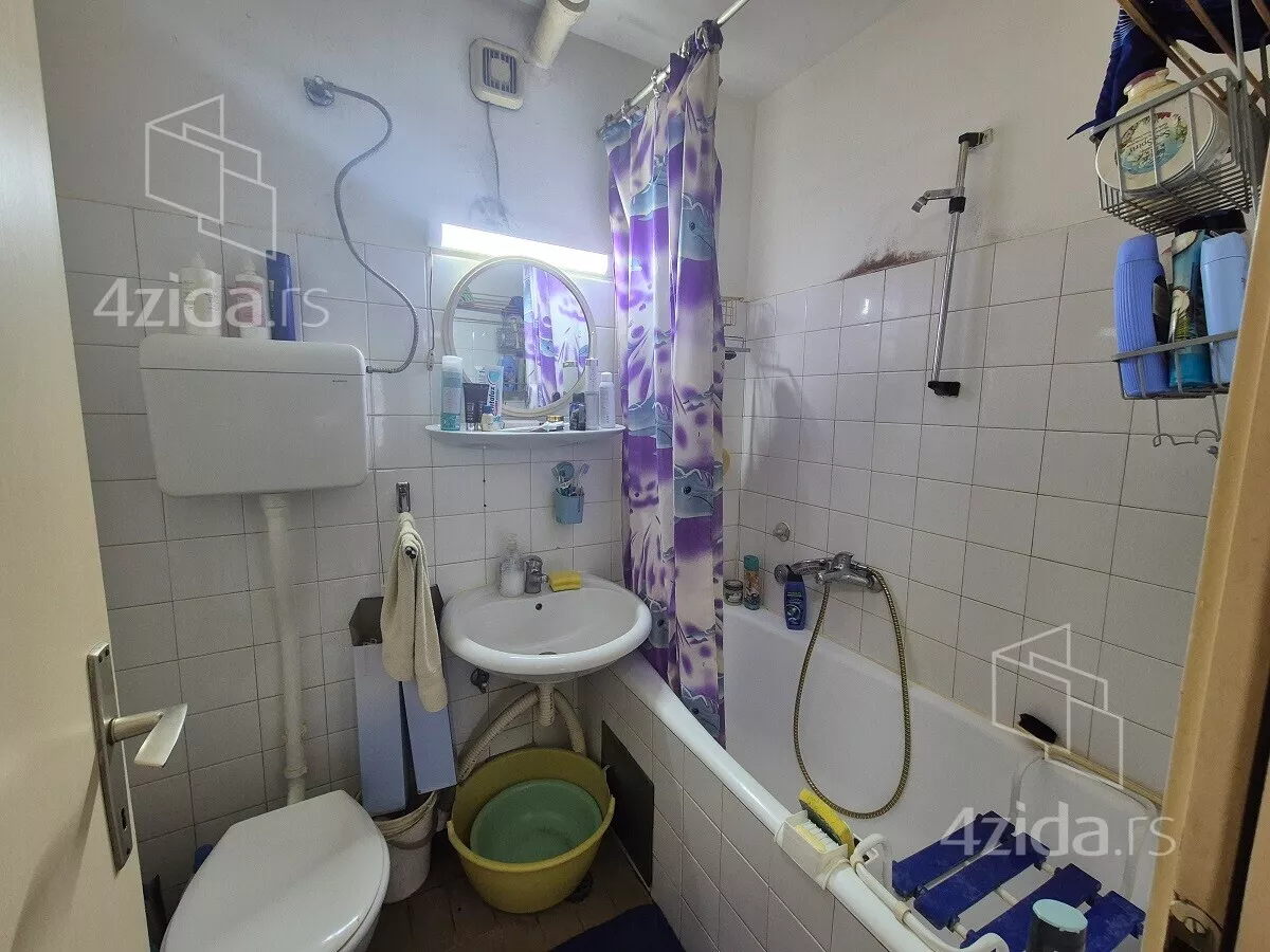 Četvoroiposoban stan | 4zida