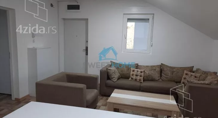 Četvoroiposoban stan | 4zida