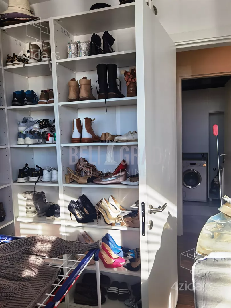 Petosoban stan | 4zida