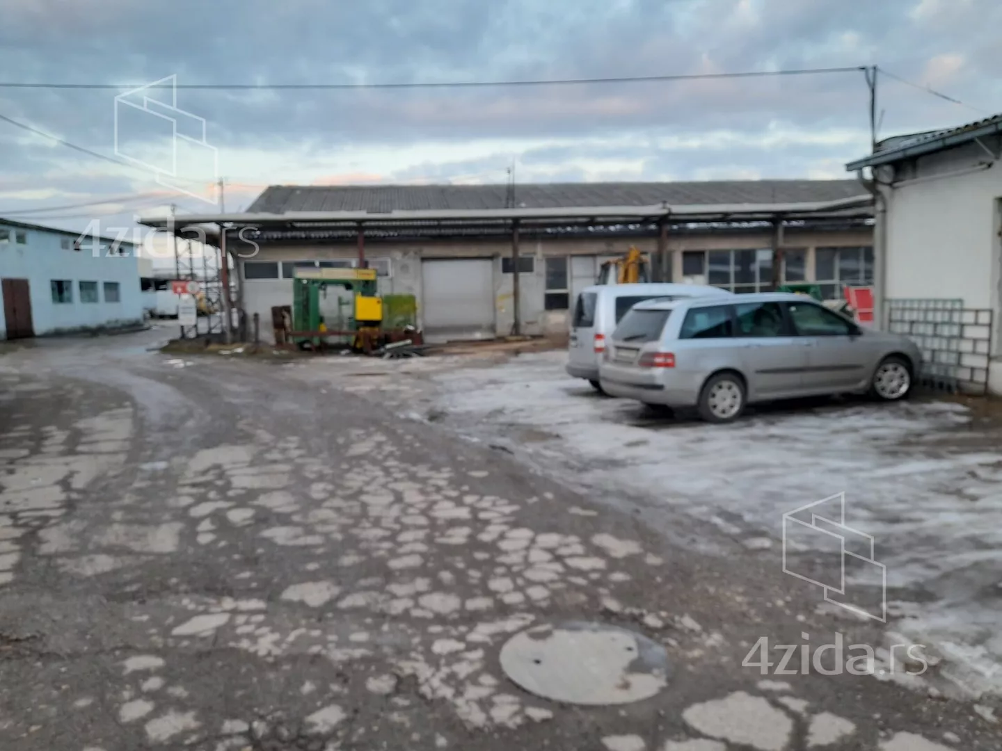 Lokal | 4zida
