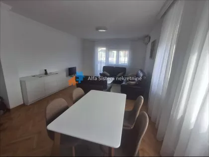 Autokomanda | 4zida.rs