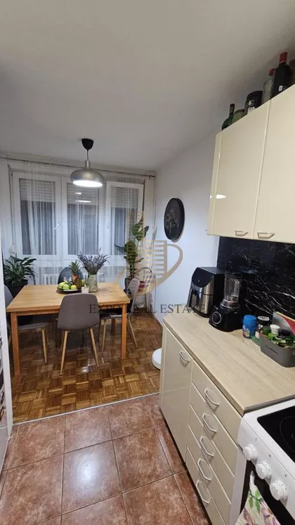 ŽELEZNIČKA | 4zida.rs