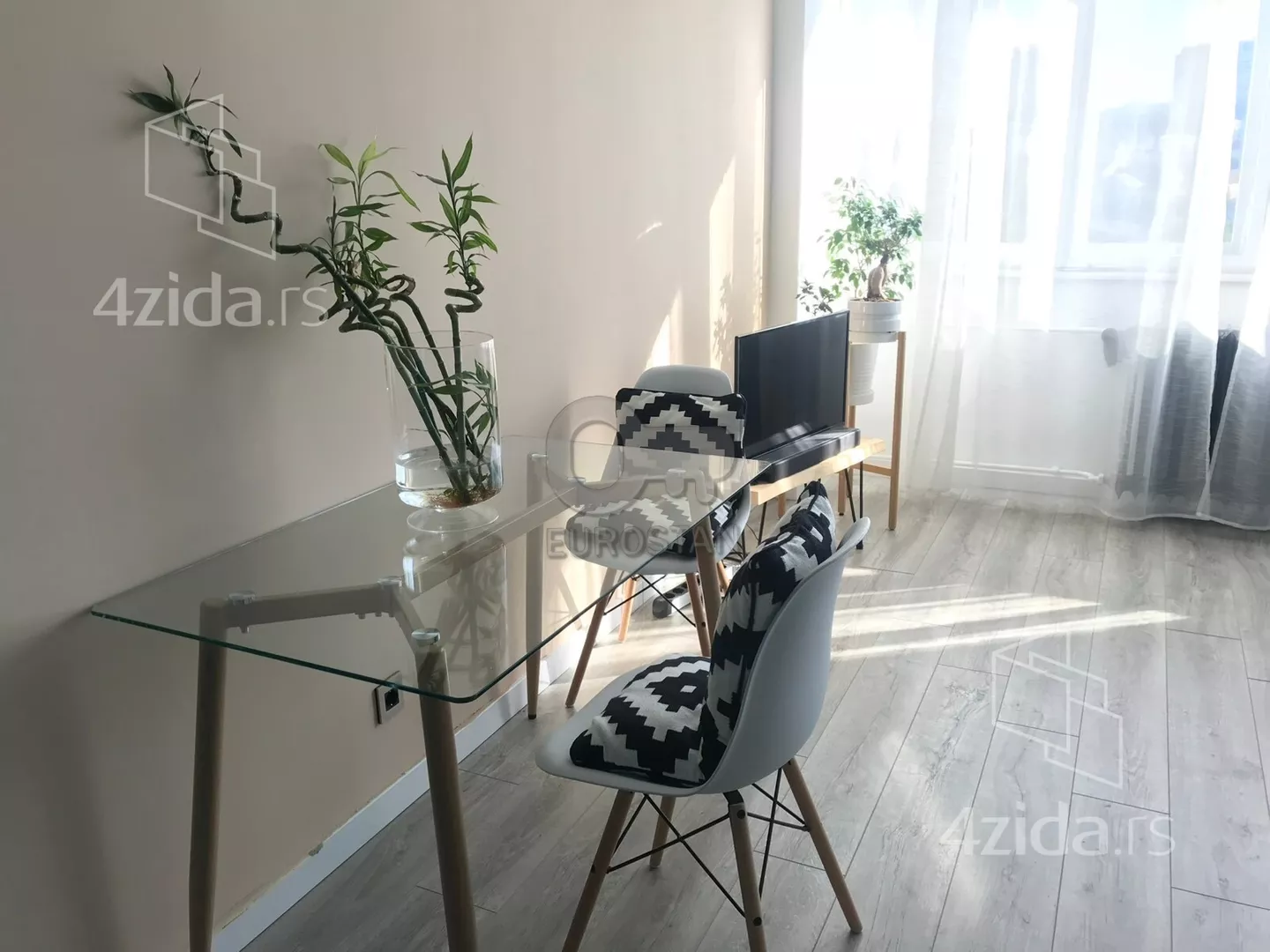 Petosoban stan | 4zida