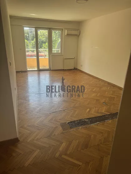 Bana Ivaniša | 4zida.rs