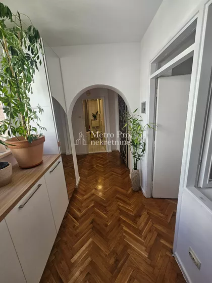 Pop-Lukina | 4zida.rs