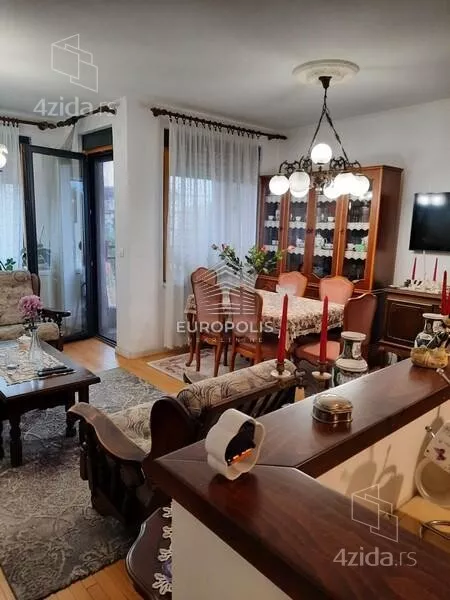 Troiposoban stan | 4zida