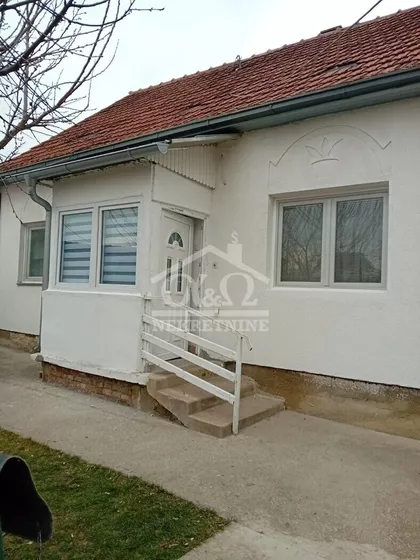 Male Pčelice | 4zida.rs