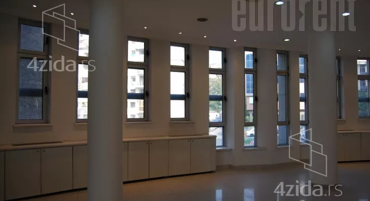 Poslovni prostor | 4zida