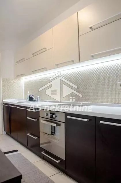 Crveni Krst Vračar | 4zida.rs