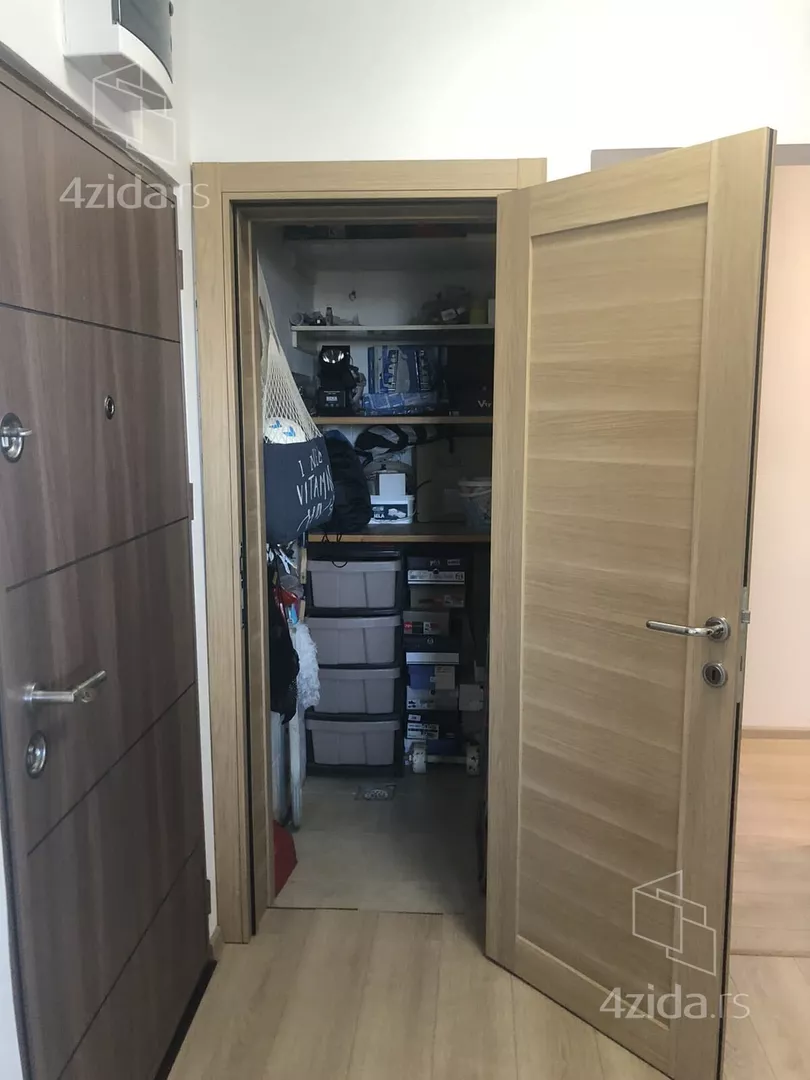 Četvoroiposoban stan | 4zida