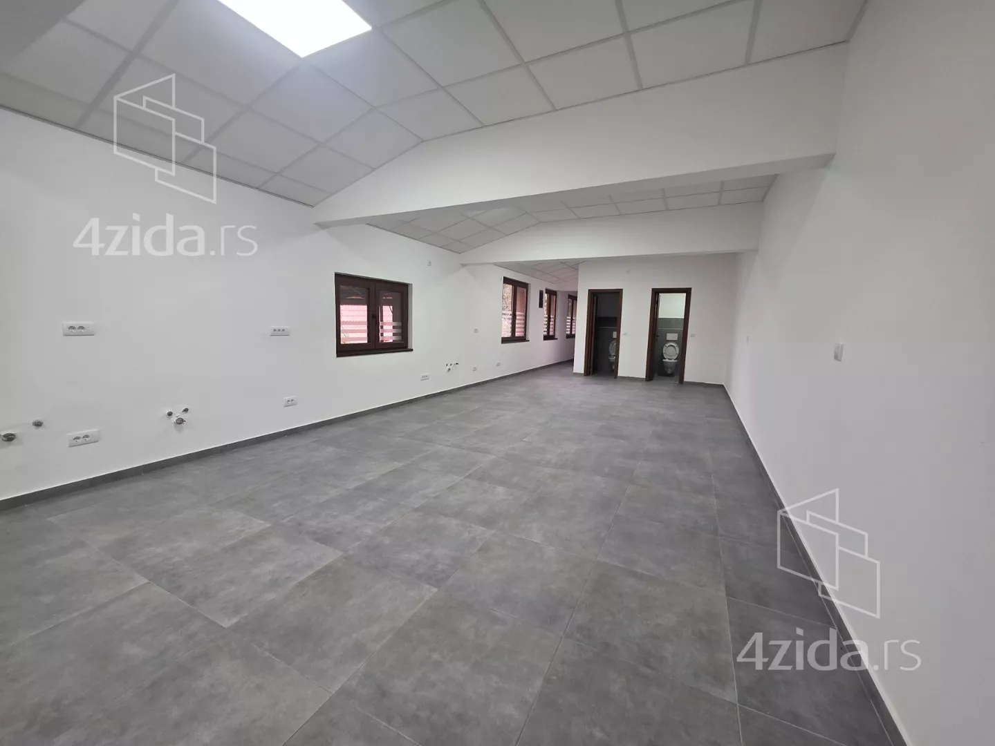 Poslovni prostor | 4zida
