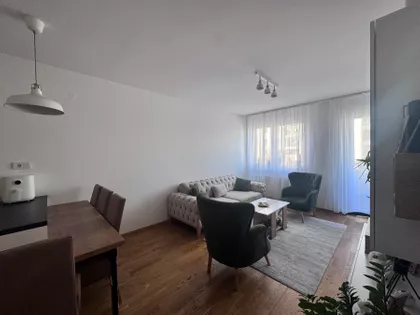 Kvantaška Pijaca | 4zida.rs