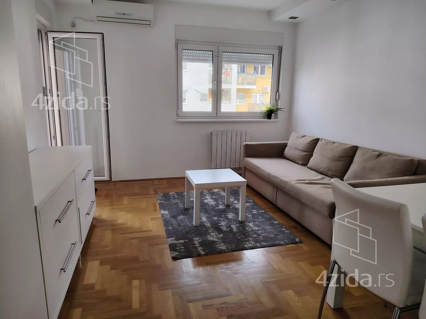 Jednoiposoban stan | 4zida