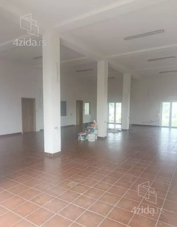 Lokal | 4zida