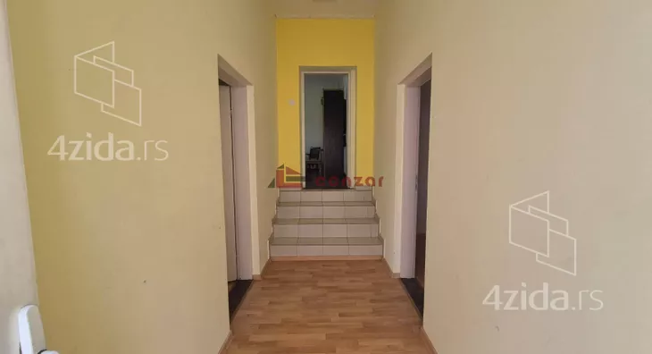 Poslovna zgrada | 4zida