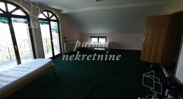 Poslovna zgrada | 4zida