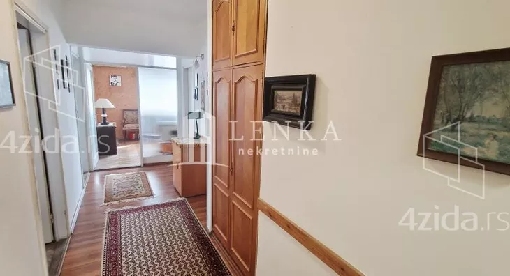 Četvoroiposoban stan | 4zida