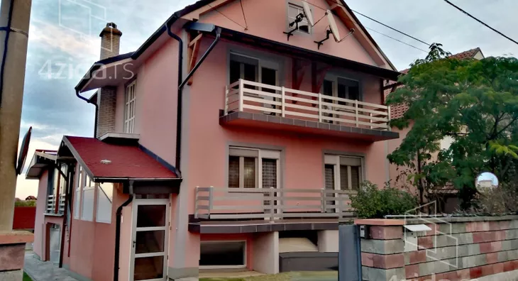 4-etažna kuća | 4zida