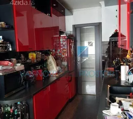 Petosoban stan | 4zida