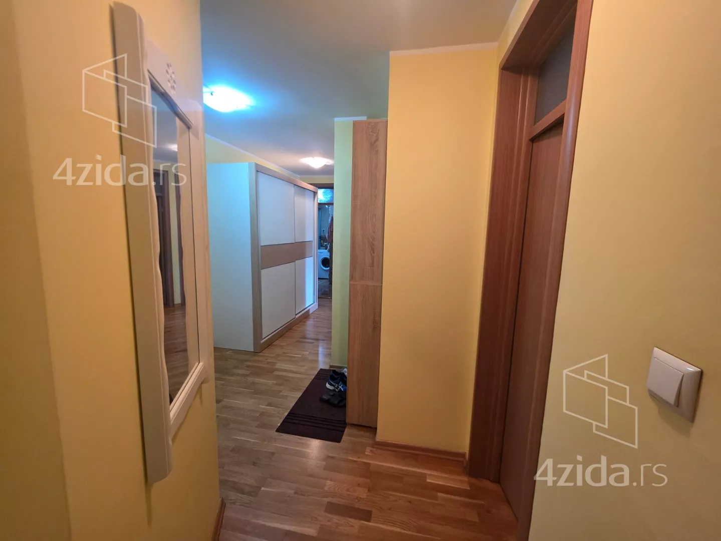 Troiposoban stan | 4zida