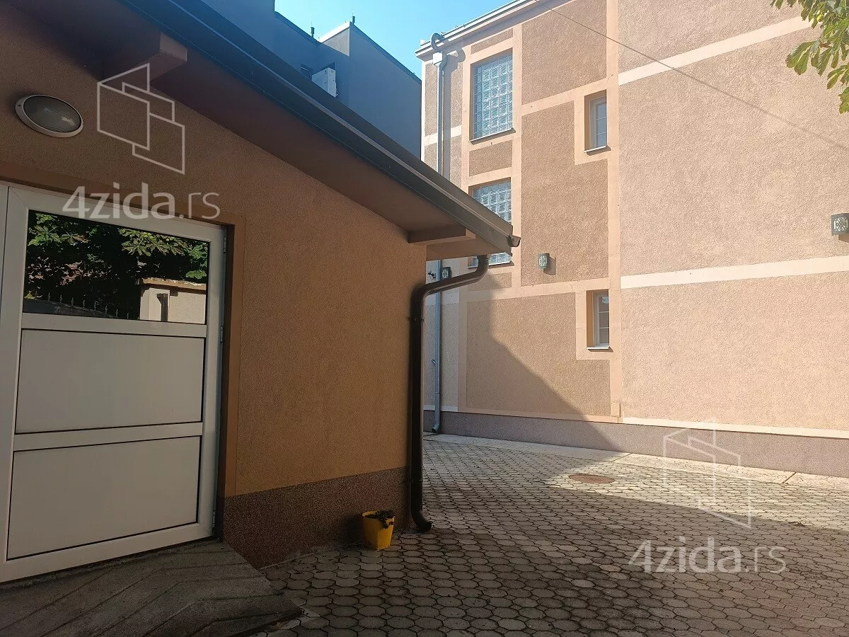 5-etažna kuća | 4zida