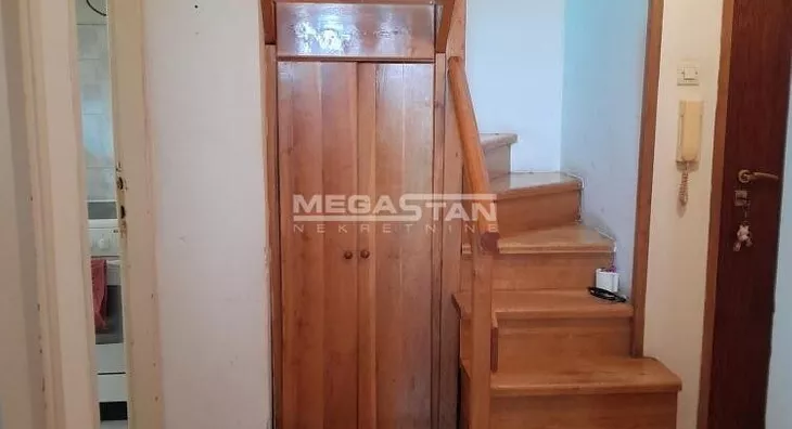 Šestosoban stan | 4zida